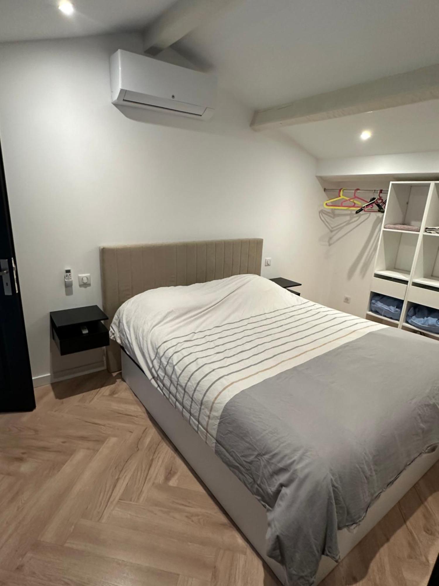 Moderne Au Bord De Et Des Plages, Avec Un Parking Appartement Fréjus